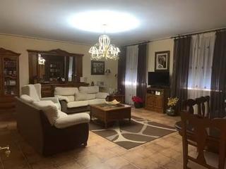 Casa a Almonacid de Toledo. Chalet independiente con piscina