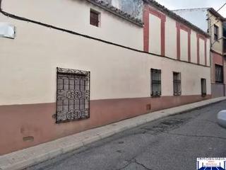 Casa a Almonacid de Toledo. Casa de pueblo con patio