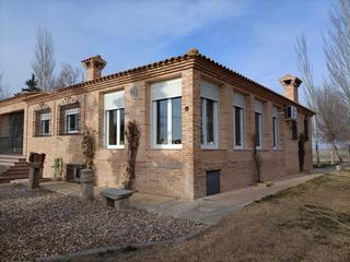 Xalet a Villaminaya. Oferta .  chalet con amplio terreno