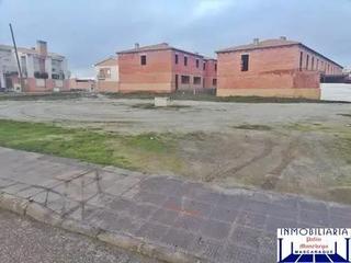 Terreny residencial a Mascaraque. Parcela urbana centrica a dos calles
