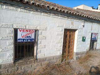 Casa a Orgaz. Oferta de casa  rústica  de  pueblo por 23500€