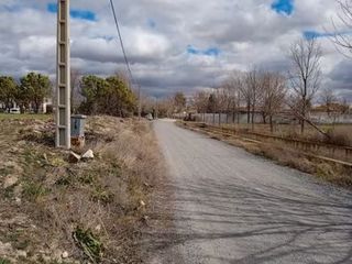 Terreny residencial a Mascaraque. Solar urbano diresto para acer parcelas  mas calles