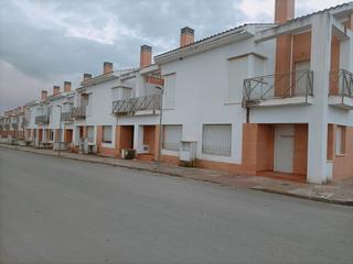 Xalet a Calle cruces 3c. Se vende chalet adosado nuevo en mascaraque toledo