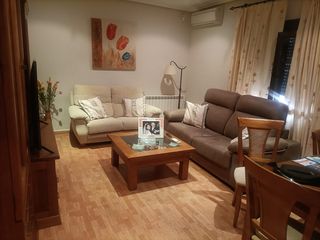 Casa  Travesía orgaz. Oferta de casa de pueblo con piscina  225m2