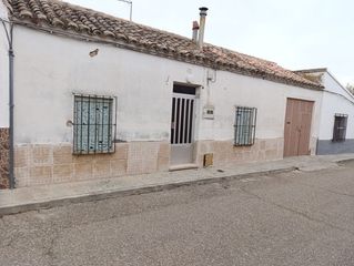 Casa  Calle santa maría. Oferta de casa de pueblo con 180m2