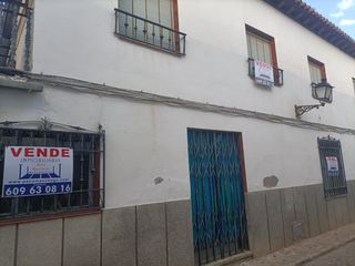 Casa  Calle castillo. Oferta de 2 casas en una