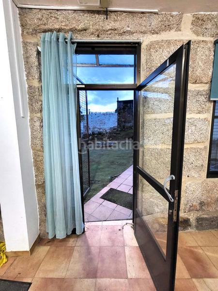 Foto 0dbd4dbf-687d-449e-9c33-b5475fc561a5. Alquiler local comercial en rúa de roade 68 Alcabre. bajo a pie de calle y con patio trasero. en Vigo