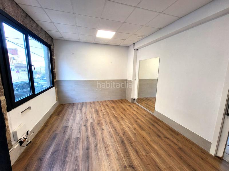 Foto 81cd1a0e-0446-4475-b614-e592f364d726. Alquiler local comercial en rúa de roade 68 Alcabre. bajo a pie de calle y con patio trasero. en Vigo