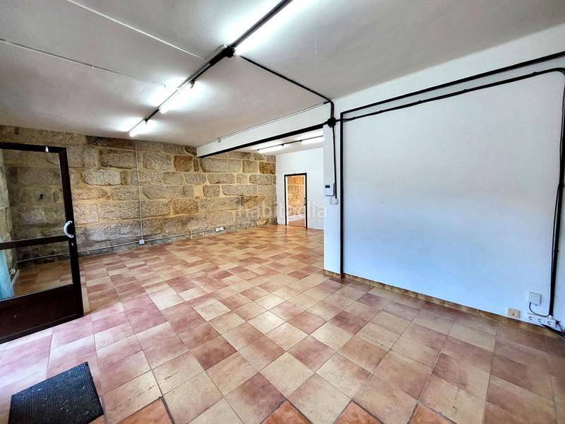 Foto f3163a16-1046-42bf-9e2a-5b69fbc00930. Alquiler local comercial en rúa de roade 68 Alcabre. bajo a pie de calle y con patio trasero. en Vigo