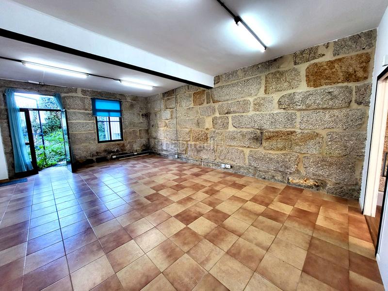 Foto 094dae90-3811-4081-b2bb-09430ccbdd77. Location local commercial dans rúa de roade 68 dans Vigo