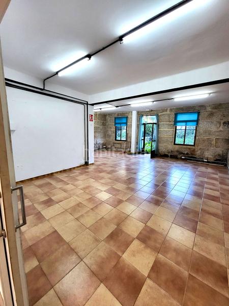 Foto 84e0eaca-6e02-45ad-98ac-53ac292a740b. Location local commercial dans rúa de roade 68 dans Vigo