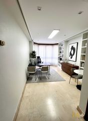 Affitto Ufficio in Avenida da florida 9. Oficina exterior zona plaza américa. aseo. ascensor.