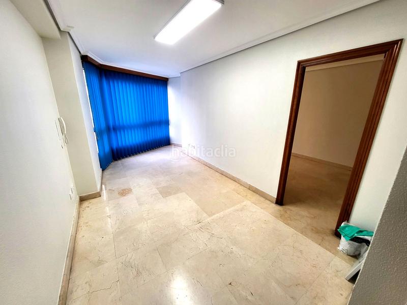 Foto 567833f4-3475-4b30-8f3b-d54d50fa5b12. Miete büro in avenida da florida 9 in As Travesas - Balaidos Vigo