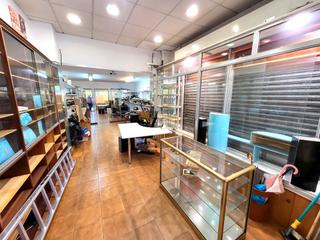 Lloguer Local Comercial  Rúa de eugenio kraff. Local a pie de calle próximo a balidos.