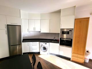 Location Appartement  Avenida de balaídos. Reformada, amueblada. agua incluida.