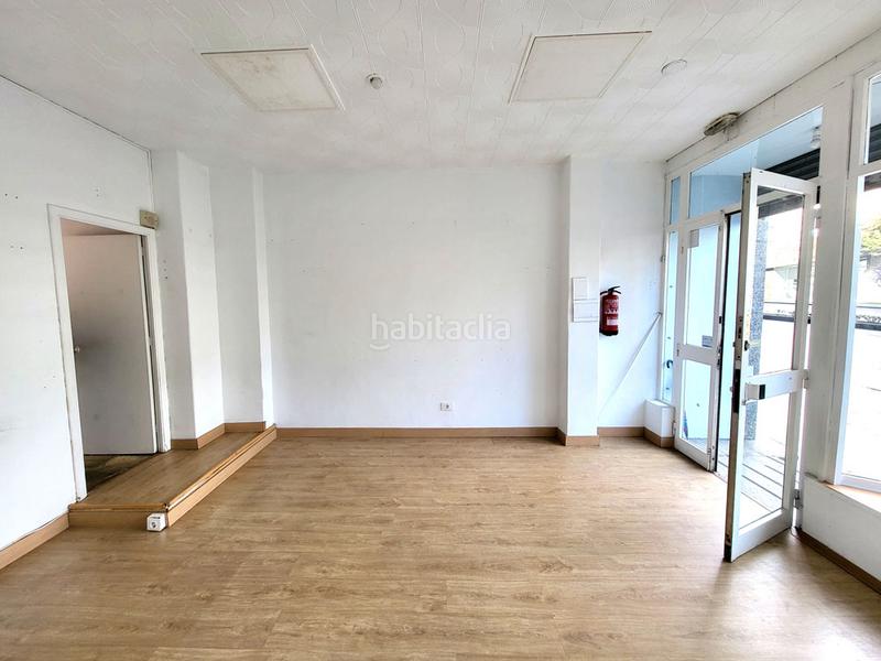 Foto 6412b3e8-fbb2-4cd0-b32c-98187e8a2a52. Local comercial a As Travesas - Balaidos Vigo