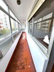 Piso en Avenida de balaídos 59. Piso exterior con balcón, garaje y trastero.