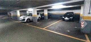 Miete Autoparkplatz in Rúa do doutor carracido 47. Plaza para 2 coches. fácil maniobra. zona calvario.