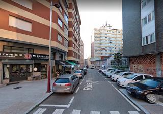 Alquiler Parking coche en Rúa de garcía lorca 5. Coche pequeño, altura mercadona traviesas.