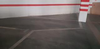 Miete Motorradparkplatz in Rúa de romil 61. Plazas de moto en sótano de garajes a nivel de calle.