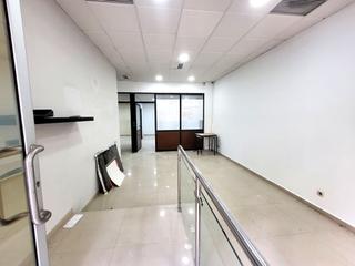 Alquiler Local Comercial  Ra de barcelona. Bajo a pie de calle. prximo plaza de espaa.
