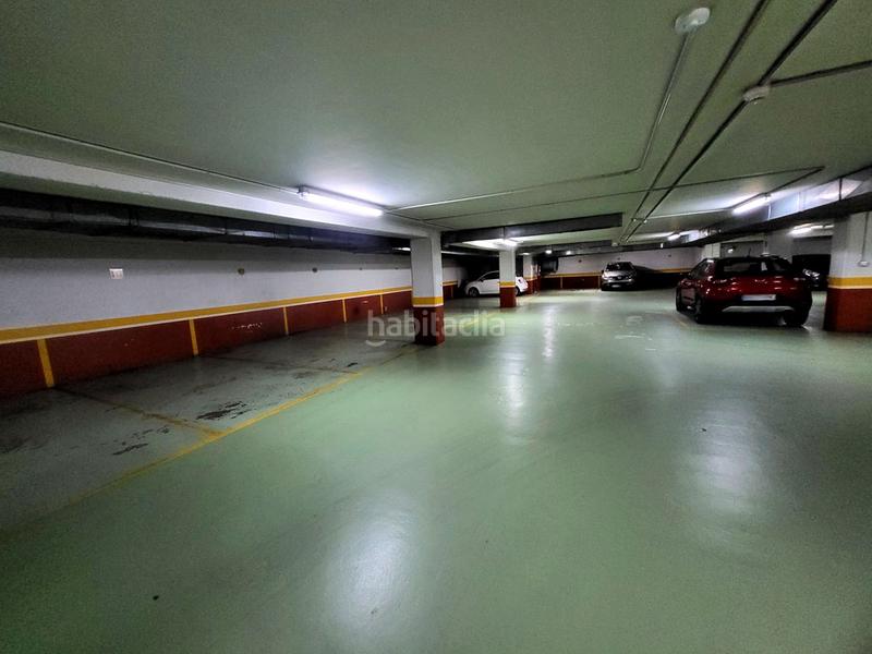 Foto d398579e-9b80-4147-914e-43d40cfc0229. Location parking voiture dans rúa do ecuador 84 dans Vigo