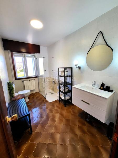 Foto 09f2bb3c-d4fa-4292-a223-ab5d9a1de74a. Maison avec chauffage parking dans Navia Vigo