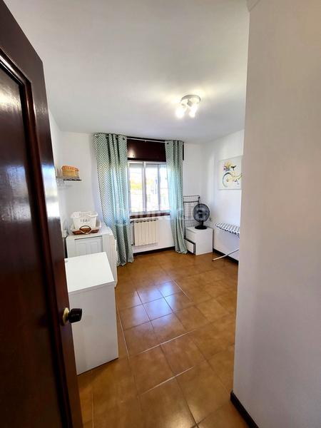 Foto 1907f847-6b0e-47db-aa23-14ad9f1ea313. Maison avec chauffage parking dans Navia Vigo