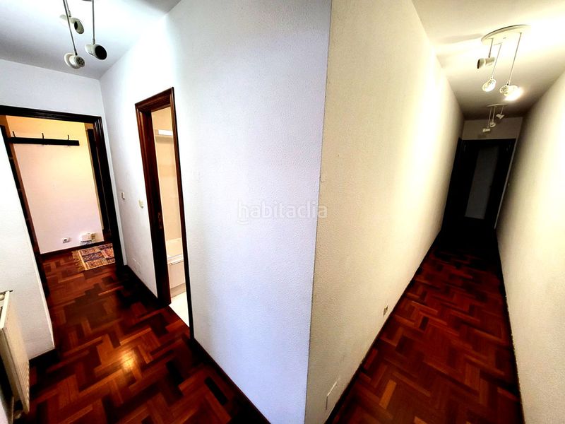 Foto 7dfe08ea-bfe4-4f3b-acab-9f82ca507de6. Rent flat with heating parking in As Travesas - Balaidos Vigo