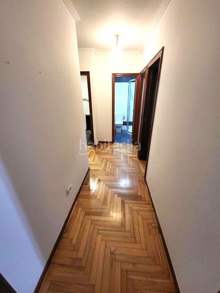 Foto 887fba11-17e8-4cab-be05-4a117a381dbe. Rent flat with heating parking in As Travesas - Balaidos Vigo