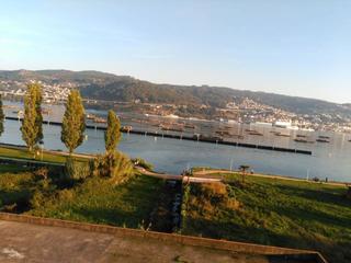 Appartement à Moaña. Piso  con  vistas  a  la  ria   en  domaio
