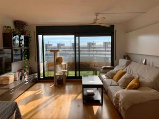 Rent Flat  Carrer joan fuster. Fantastica vivienda amueblada en les terrasses del campus.