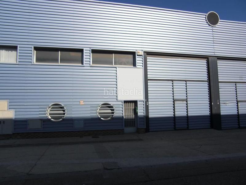 Foto c33e648f-12f9-4525-9744-1de011af555e. Nau industrial a Cuarte de Huerva