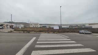 Industrial plot en Calle aneto 8f. Solar a tres calles