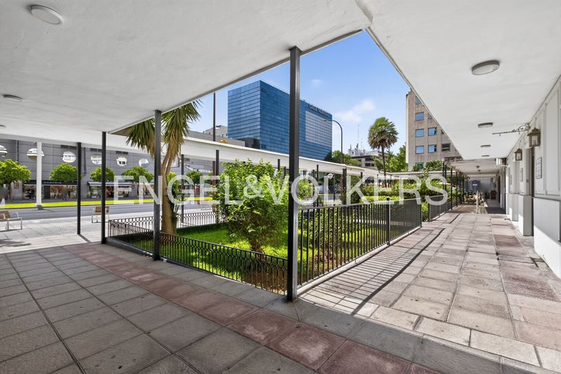 Foto 9fbd86e7-4675-44d1-aafd-225f1214a6e1. Pis amb calefacció aparcament a La Buhaira Sevilla