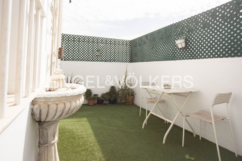 Foto c4c7a9a7-5e82-4b94-a306-19b8a079c803. Àtic amb calefacció a San Carlos - San José Sevilla