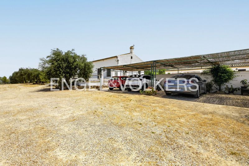 Foto 314b838d-8df4-4077-93fc-9d1261a17575. Casa amb calefacció piscina a Osuna