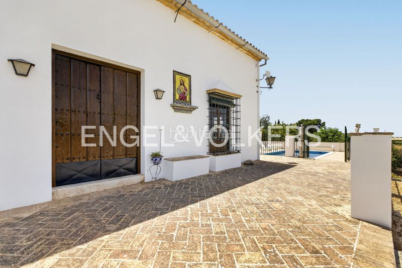 Foto 65e1e878-35be-4a57-86bb-c536f4c127d9. Casa amb calefacció piscina a Osuna