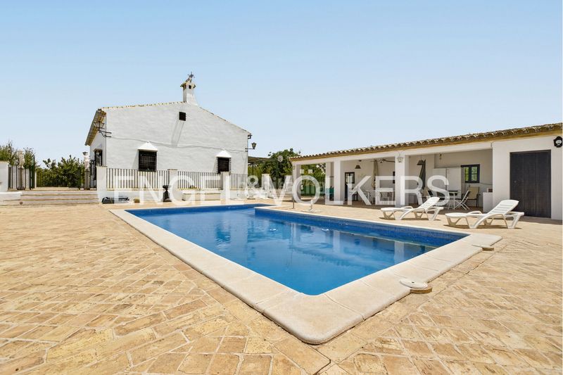 Foto c67ae034-2210-4efc-887a-67ec76771258. Casa amb calefacció piscina a Osuna