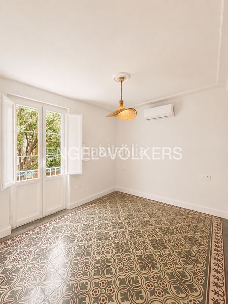 Foto a302aa3e-d128-4348-a34e-d7a4e0ef3b34. Casa adossada amb calefacció piscina a Feria Sevilla