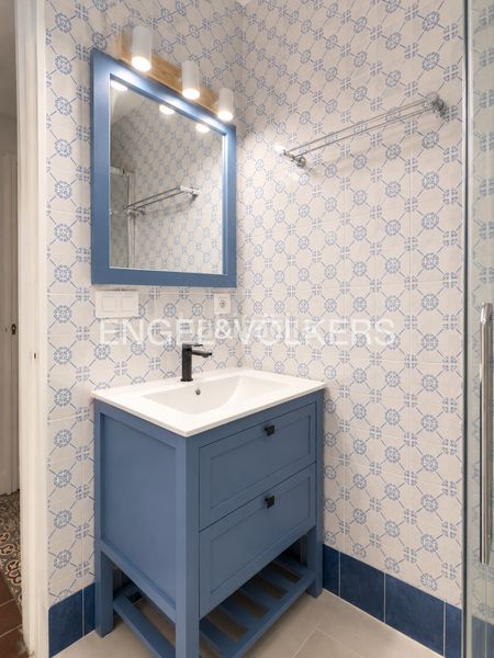 Foto df9f9c2d-47a6-482a-b657-bfc573d82cf1. Casa adossada amb calefacció piscina a Feria Sevilla