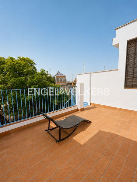 Foto fe8ee49d-c795-4e3a-92ef-cbc29c8b17d3. Casa adossada amb calefacció piscina a Feria Sevilla