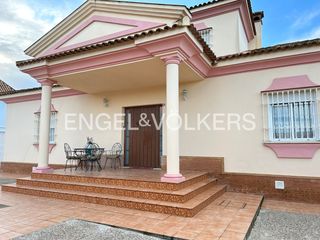 Haus in Las Almenas. Chalet independiente de una planta en las almenas, tomares
