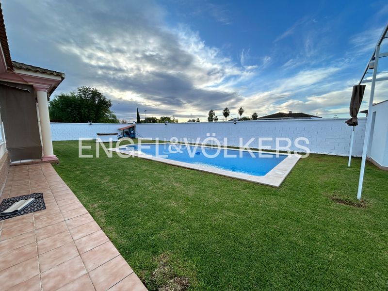 Foto c95a1499-bfc8-4bd1-ac09-46a072b9d4a8. Casa amb calefacció aparcament piscina a Las Almenas Tomares