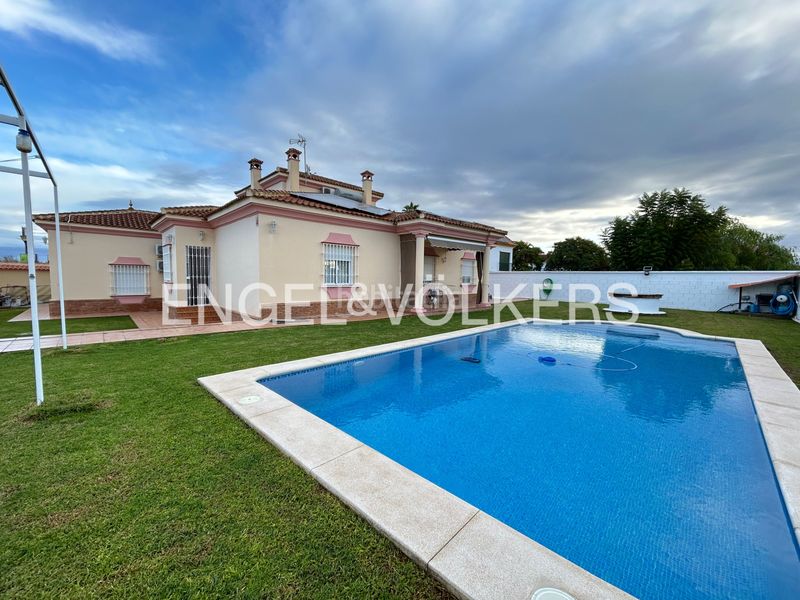 Foto d6ea9fe4-af3d-49e0-ae0c-8694ed8e1af8. Casa amb calefacció aparcament piscina a Las Almenas Tomares