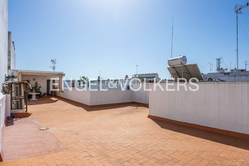 Foto 037918dd-51e4-4903-8554-19937c8814dc. Àtic amb calefacció a San Gil Sevilla
