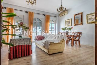 Penthouse in San Gil. Espectacular propiedad en plena calle feria de sevilla
