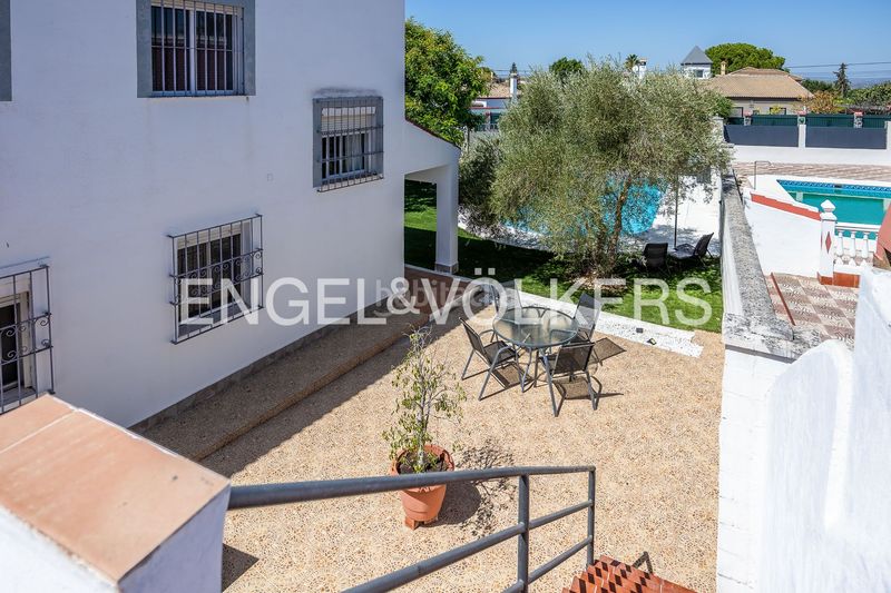 Foto 8fd9b47b-b7d8-435d-bf10-d56760045566. Haus mit heizung parking pool in Castilblanco de los Arroyos