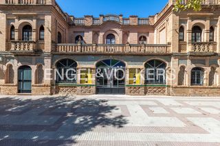 Casa adossada a Lora del Río. Exclusivo edificio señorial regionalista de aníbal gonzález 832