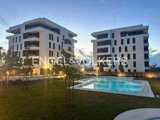 Location Appartement à Entrenúcleos. Amplitud y mucha luz en una de las zonas más atractivas entre ol
